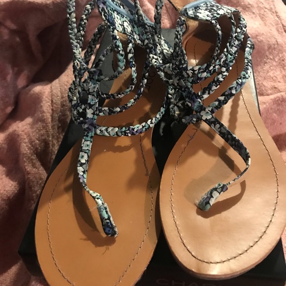 Sandals - Picture 3 of 3